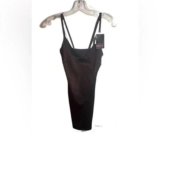 NWT Maidenform black lightweight firm control slimming smoothing shapewear M - Picture 2 of 3